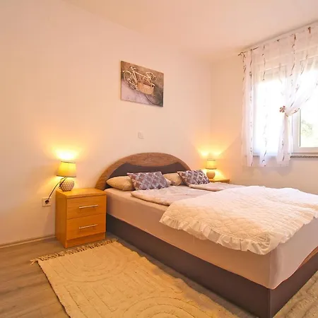 Vakantiehuis House Marija 1801