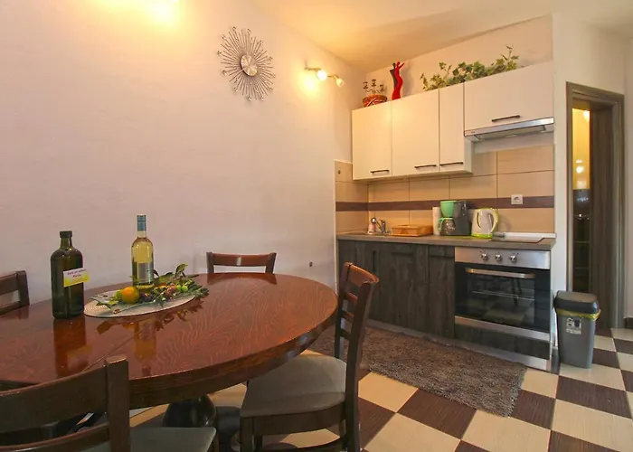 בית נופש House Marija 1801 *